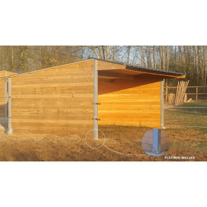 https://www.techni-contact.site/ressources/images/produits/merchandising/abri-chevaux-avec-poteaux-en-metal-17744428-1.jpg - Longueur et profondeur : Variables