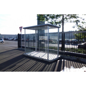 https://www.techni-contact.site/ressources/images/produits/merchandising/abri-fumeur-exterieur-24826646-1.jpg - Capacité : 6 à 15 fumeurs