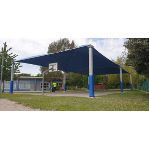https://www.techni-contact.site/ressources/images/produits/merchandising/abri-terrain-de-sport-sur-mesure-97279314-1.jpg - Dimensions sur mesure
