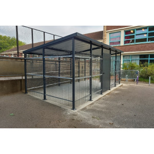 https://www.techni-contact.site/ressources/images/produits/merchandising/abri-velo-ferme-securise-grillage-largeur-de-1-6-m-a-5-m-54446517-1.jpg - Largeur de 1,6 m à 5 m