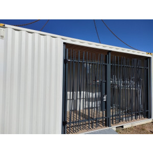 https://www.techni-contact.site/ressources/images/produits/merchandising/abri-velo-securise-20p-a-base-de-conteneur-maritime-recycle-98115423-1.jpg - Emprise au sol : 15m2-Poids estimé : 3,5T