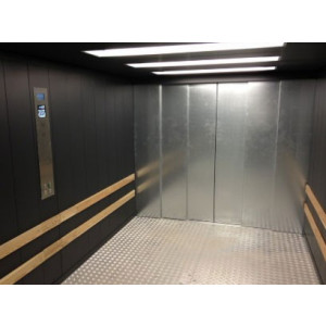 Ascenseur de charge hydraulique capacité 10 tonnes - Installation ascenseur sur mesure bâtiment industriel