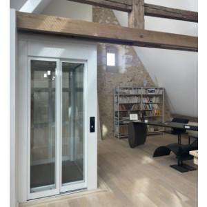 https://www.techni-contact.site/ressources/images/produits/merchandising/ascenseur-de-maison-85347848-1.jpg - Améliore l'accessibilité dans les maisons à étages