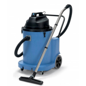 https://www.techni-contact.site/ressources/images/produits/merchandising/aspirateur-a-eau-special-inondation-44132732-1.jpg - Puissance : 2x 1060 W-Débit d’air : 98L/sec-Capacité utile : 70L
