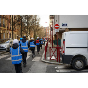 https://www.techni-contact.site/ressources/images/produits/merchandising/balades-en-groupe-en-trottinettes-electriques-21337937-1.jpg - Balades en trottinettes électriques pour des élèves du secondaire