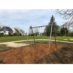 https://www.techni-contact.site/ressources/images/produits/merchandising/balancoire-double-en-acier-inoxydable-conforme-en1176-48412479-1.jpg - Type de siège : 2 sièges standard, 1 nid doiseau 1m, 1 nid doiseau 1m2, 1 siège standard et un siège bébé