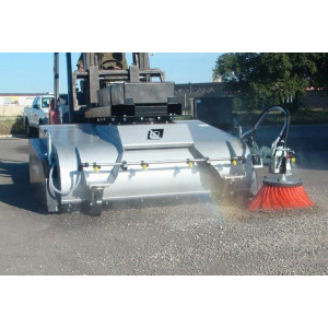 https://www.techni-contact.site/ressources/images/produits/merchandising/balayeuse-autonome-pour-chariot-elevateur-97323271-1.jpg - Largeur du balai (m) : 1,30 - 1,60