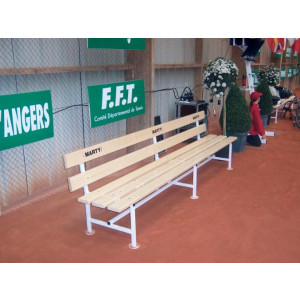 https://www.techni-contact.site/ressources/images/produits/merchandising/banc-joueur-tennis-simple-28426113-1.jpg - Structure : métallique poudrée blanche ou galvanisée à chaud - Longueur 3 m – Profondeur 35 cm – Tout bois