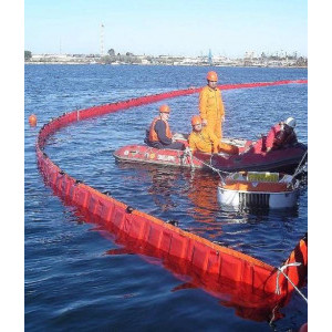 https://www.techni-contact.site/ressources/images/produits/merchandising/barrage-flottant-anti-pollution-15-m-h-350-a-1100-mm-74347596-1.jpg - Longueur : 15 mètres - Hauteur totale : de 350 mm à 1100 mm