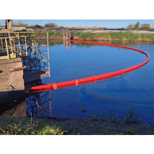 https://www.techni-contact.site/ressources/images/produits/merchandising/barrage-pour-confiner-des-pollutions-d-hydrocarbures-65827823-1.jpg - Longueur : 30 mètres
Hauteur totale : 55 cm