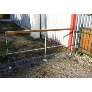 Barrière grands espaces - Armature et pied central en acier plat de 40