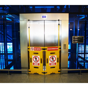 https://www.techni-contact.site/ressources/images/produits/merchandising/barriere-maintenance-ascenseurs-33894674-1.jpg - - Hauteur (mm) : 1100
- Largeur (mm) : 660
- Épaisseur (mm) : 40