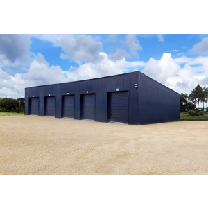 https://www.techni-contact.site/ressources/images/produits/merchandising/batiment-industriel-isole-de-240m-avec-5-box-de-location-de-48m-15424472-1.jpg - Bâtiment isolé avec 5 box de location
