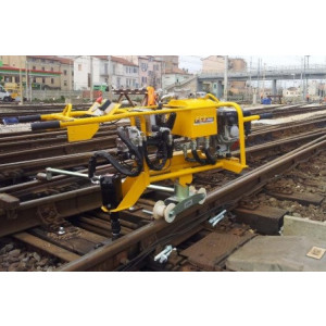 Boulonneuse hydraulique pour maintenance de rails - Verrouiller et déverrouiller les clés, boulons et écrous