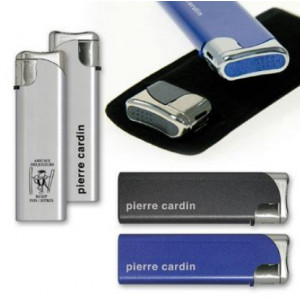 Briquet de luxe personnalisé - Griffé Pierre Cardin - Dimensions (mm) : 80 x 24