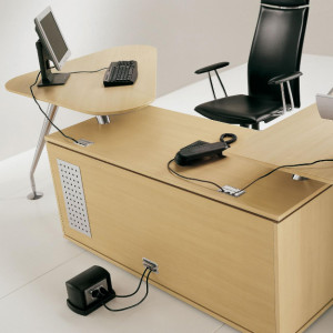 Bureau direction bois - Dimensions extérieures (L x P x H) : 180 x 90 x 72 cm