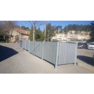 https://www.techni-contact.site/ressources/images/produits/merchandising/cache-conteneur-en-plastique-recycle-dim-1420-x-940-x-1420-mm-hauteur-poteaux-1300-mm-scellement-direct-ou-sur-embase-82719497-1.jpg - Dim : 1420 x 940 x 1420 mm - Hauteur poteaux : 1300 mm