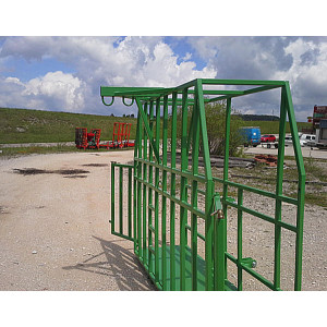 Cage de contention tubulaire - Tenir l'animal qui doit être pris en photo en toute protection