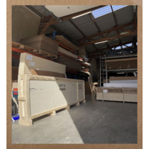 https://www.techni-contact.site/ressources/images/produits/merchandising/caisse-palette-25251449-1.jpg - Convient aux œuvres de tous matériaux