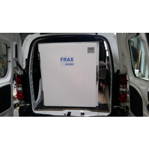 https://www.techni-contact.site/ressources/images/produits/merchandising/caisson-isotherme-amovible-1000-l-44471544-1.jpg - Volume utile : 886 Litres 
