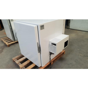 https://www.techni-contact.site/ressources/images/produits/merchandising/caisson-isotherme-amovible-650-l-34641227-1.jpg - Volume utile : 630 Litres 