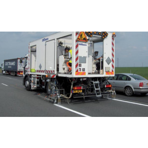 Camion applicateur marquage routier - Marquage urbain, routier et autoroutier