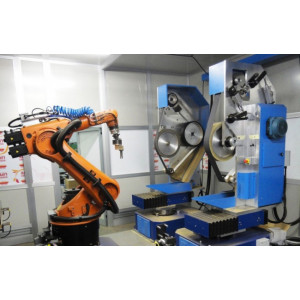https://www.techni-contact.site/ressources/images/produits/merchandising/cellule-robotisee-pour-le-emerisage-des-surfaces-metalliques-24172942-1.jpg - Sans interruptions ou interventions
