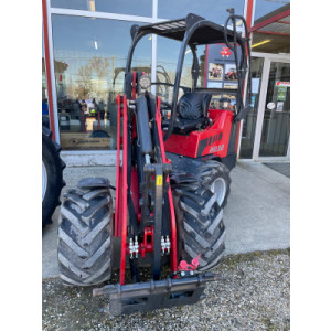 https://www.techni-contact.site/ressources/images/produits/merchandising/chargeur-valet-de-ferme-d-occasion-schaffer-2032-14279152-1.jpg - Heures : 322 h