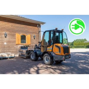 https://www.techni-contact.site/ressources/images/produits/merchandising/chargeuse-sur-pneu-54415344-1.jpg - Force de levage 2100 kg