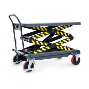 https://www.techni-contact.site/ressources/images/produits/merchandising/chariot-a-plateforme-elevatrice-1000-kg-88619821-1.jpg - Charge : 1000 Kg - Dimensions utiles 1200 x 800 mm - Roues pivotantes avec freins