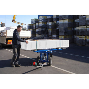 https://www.techni-contact.site/ressources/images/produits/merchandising/chariot-de-transport-electrique-a-plateforme-elevatrice-et-rotative-360-1500-kg-24131717-1.jpg - Capacité de charge (Kg)	: 1500
