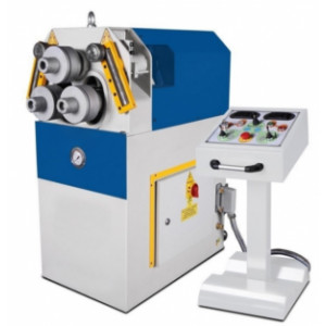 https://www.techni-contact.site/ressources/images/produits/merchandising/cintreuse-professionnelle-a-3-galets-22725732-1.jpg - Puissance moteur : 1,1 kW -.réf : 3812040
