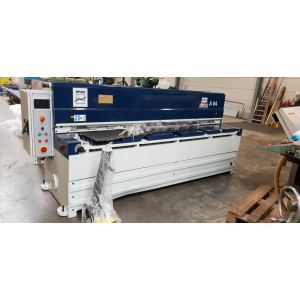 https://www.techni-contact.site/ressources/images/produits/merchandising/cisaille-guillotine-mecanique-52776344-1.jpg - Capacité de coupe (450N/mm²) : 4 mm