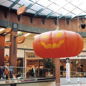 https://www.techni-contact.site/ressources/images/produits/merchandising/citrouille-halloween-geantes-orange-43548512-1.jpg - Hauteur : 215 cm - Puissance : 55 w - Orange