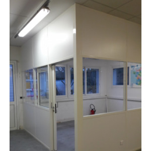 https://www.techni-contact.site/ressources/images/produits/merchandising/cloison-amovible-bureau-et-faux-plafond-71734794-1.jpg - Optimiser - Agencer - Cloisonner