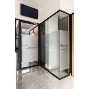 https://www.techni-contact.site/ressources/images/produits/merchandising/cloison-amovible-pour-open-space-panneau-simple-vitrage-bord-a-bord-isolation-acoustique-jusqu-a-39-db-19912353-1.jpg - Isolation acoustique : jusqu'à 39 dB