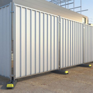 https://www.techni-contact.site/ressources/images/produits/merchandising/clotures-mobile-de-chantier-28194271-1.jpg - Longueur 2,10ml – Hauteur 2ml