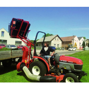 https://www.techni-contact.site/ressources/images/produits/merchandising/collecteur-de-gazon-a-vidange-en-hauteur-tuyau-d-aspiration-o-200-mm-turbine-o-400-mm-22279297-1.jpg - Capacité : 530 L ou 790 L - Puissance du moteur : 17 à 25 CV ou 25 à 35 CV - Diamètre turbine : 400 mm - Diamètre du tuyau : 200 mm 