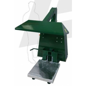 https://www.techni-contact.site/ressources/images/produits/merchandising/compacteur-a-dechets-compact-63112718-1.jpg - Capacité de traitement : 660 et / ou 770 litres
