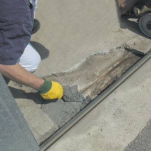 Mortier de réparation pour grands trous béton à froid - Idéal pour combler rapidement et économiquement les trous profonds dans le froid