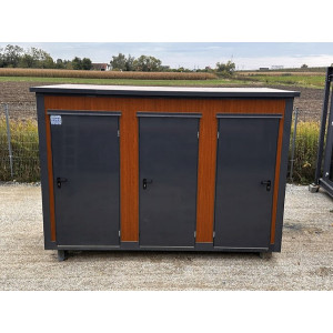 https://www.techni-contact.site/ressources/images/produits/merchandising/container-sanitaire-pavillon-wc-avec-triple-cabine-14476494-1.jpg - Container Sanitaire Pavillon WC