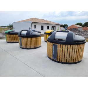 https://www.techni-contact.site/ressources/images/produits/merchandising/conteneur-semi-enterre-en-pehd-31191527-1.jpg - Capacité 5m³, 4m³