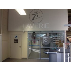 https://www.techni-contact.site/ressources/images/produits/merchandising/creation-laverie-automatique-35291193-1.jpg - S'adapte aux petites laveries et grosses structures professionnelles