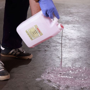 Nettoyant pour préparation avant peinture - Un Décapant qui prépare efficacement les surfaces en béton avant la mise en peinture