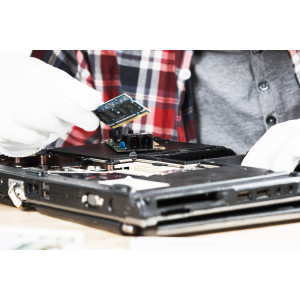 https://www.techni-contact.site/ressources/images/produits/merchandising/destruction-et-recyclage-d-ordinateurs-et-telephone-portable-55273278-1.jpg - Découvrez notre service de destruction et recyclage d'ordinateurs et de téléphones portables sur site et hors site client. Nous vous proposons une gestion responsable de ces appareils, alliant sécurité des données et respect de l'environnement. 
