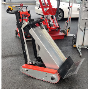 https://www.techni-contact.site/ressources/images/produits/merchandising/diable-electrique-a-chenilles-92141355-1.jpg - SUPERMULE &amp; MEGAMULE