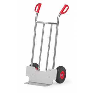 https://www.techni-contact.site/ressources/images/produits/merchandising/diable-en-aluminium-charges-hautes-91127771-1.jpg - Capacité de charge : 150 kg - Hauteur : 1150 mm - Roues : caoutchouc, gonflables ou increvables