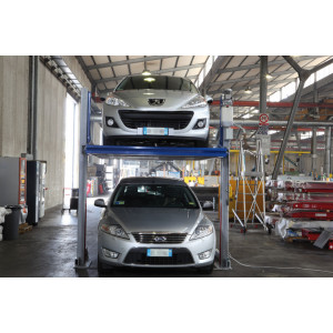 https://www.techni-contact.site/ressources/images/produits/merchandising/doubleur-de-parking-23743331-1.jpg - Capacité de 2 600 kg