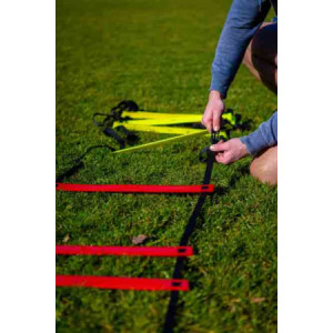 https://www.techni-contact.site/ressources/images/produits/merchandising/echelle-d-agilite-4-metres-75137825-1.jpg - Taille : 4 mètres ou 8 mètres - Couleur : Jaune ou Rouge