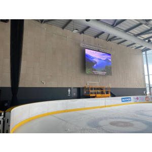 https://www.techni-contact.site/ressources/images/produits/merchandising/ecrans-geant-led-pour-patinoires-74144217-1.jpg - Affichage de scoring et publicités pour patinoires